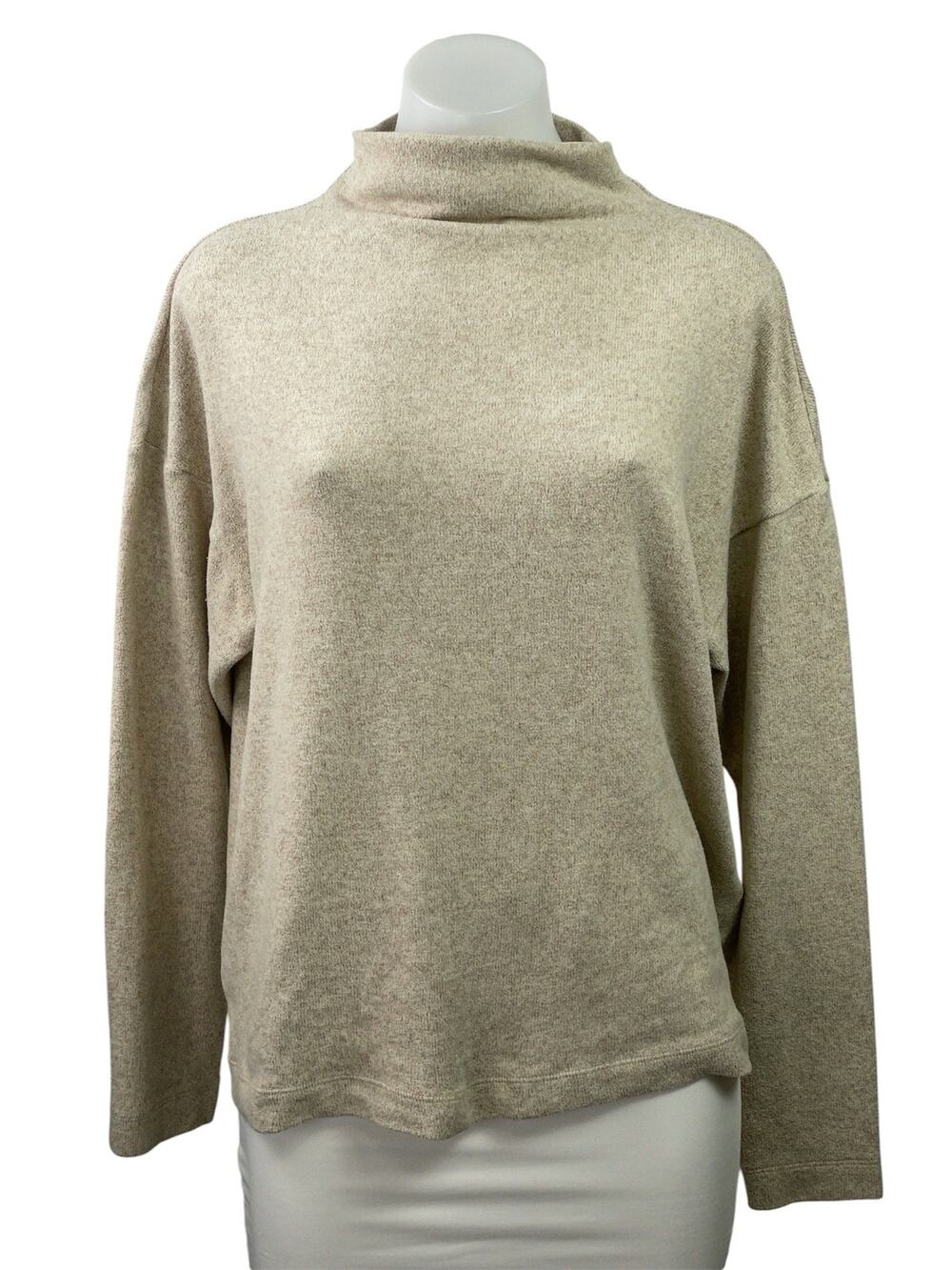 Uniqlo Women's Cream Tan Knit Turtle Neck Long Sleeve Pullover Sweater Top Sz M